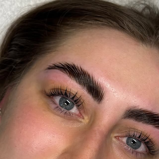 A lifted lash and laminated brow result